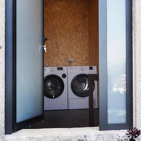 Casas De Fralães * Grimancelos