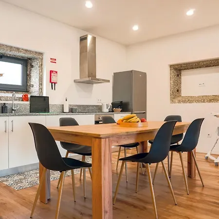 Casas De Fralaes * Grimancelos