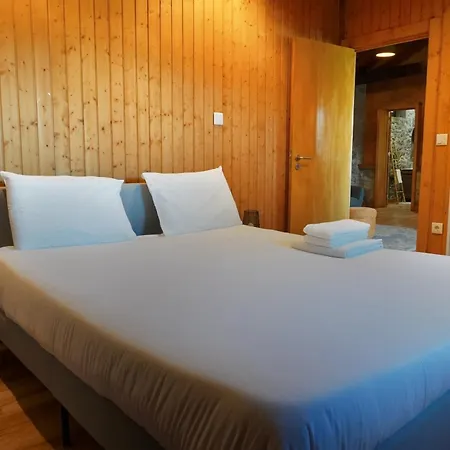 Casas De Fralaes * Grimancelos