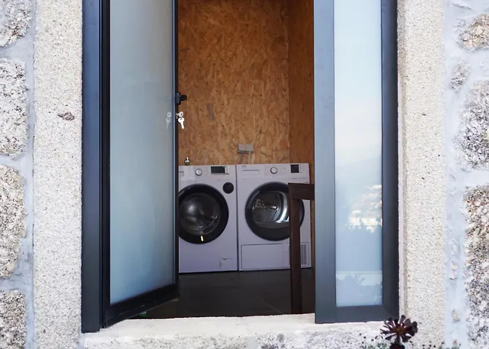 Casas De Fralaes * Grimancelos