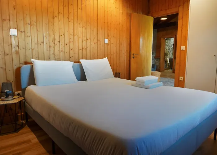 Casas De Fralaes * Grimancelos